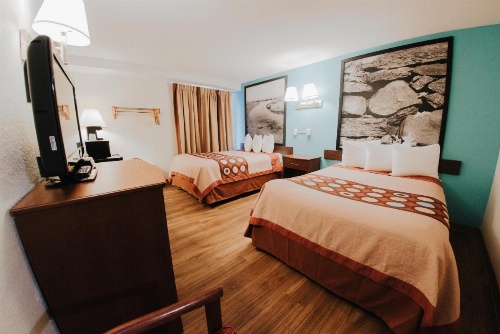 Super 8 by Wyndham Danbury image 20