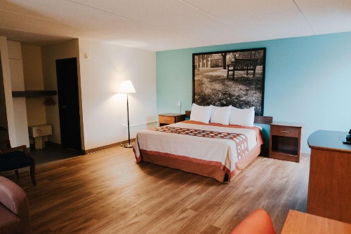 Super 8 by Wyndham Danbury image 28